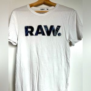 White G-Star t-shirt. Gently used. Size/ Men’s Small.